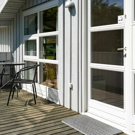 Three-bedroom In 4 Blokhus
