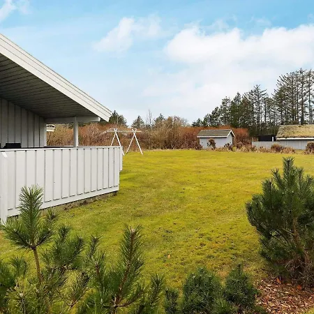 Holiday home Three-bedroom In 4 Blokhus