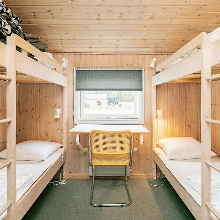 Three-bedroom In 4 *
