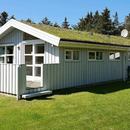 Three-bedroom In 4 *