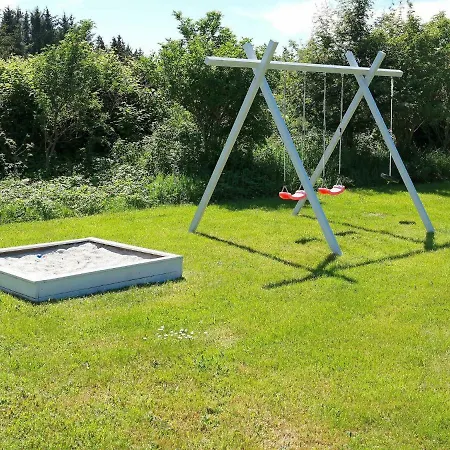 Holiday home Three-bedroom In 4 *